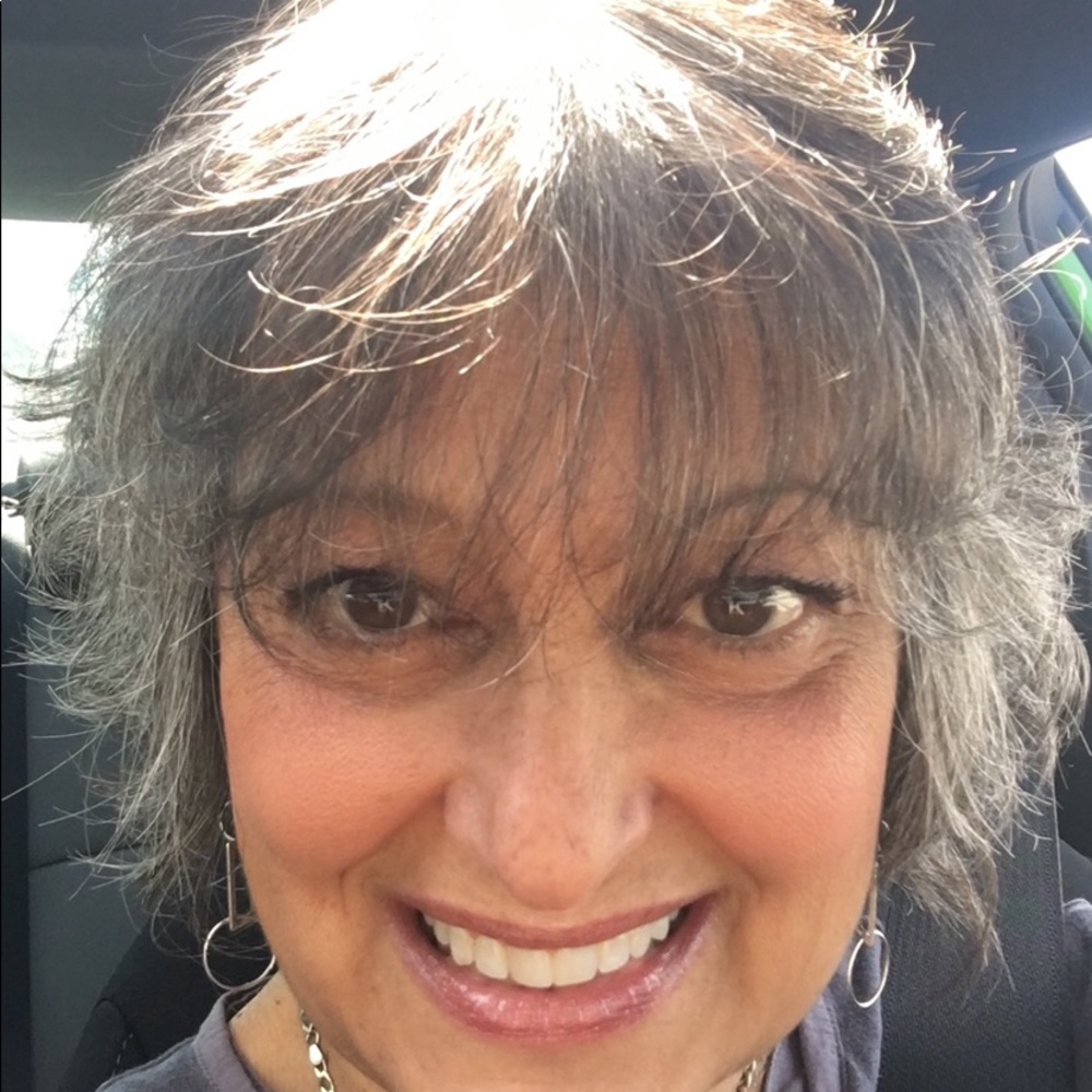 Meet your Posher, Lori